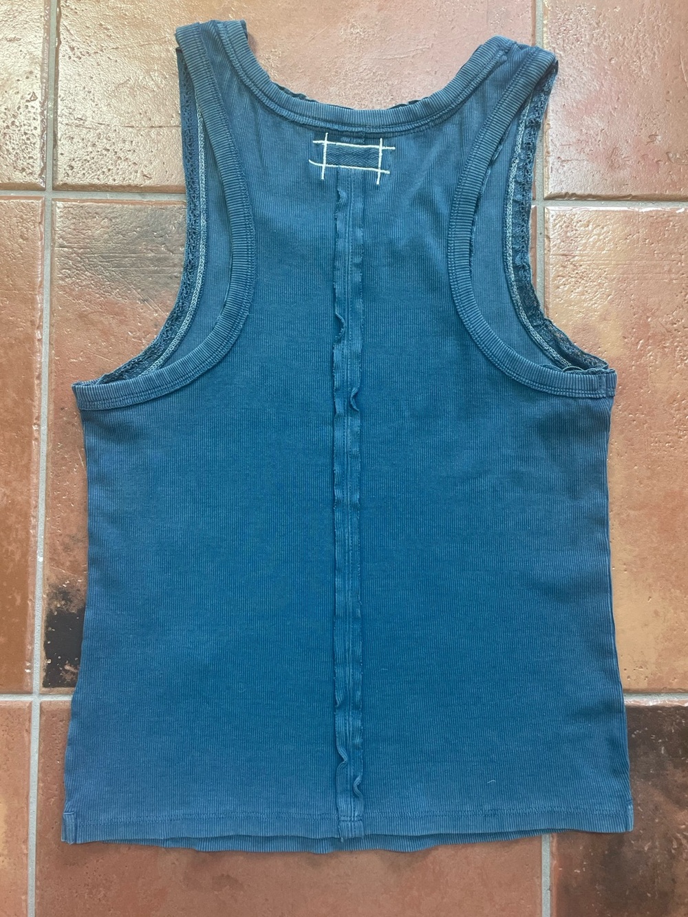 NEW Rowan Tank heart 💙 Large - Picture 3 of 7